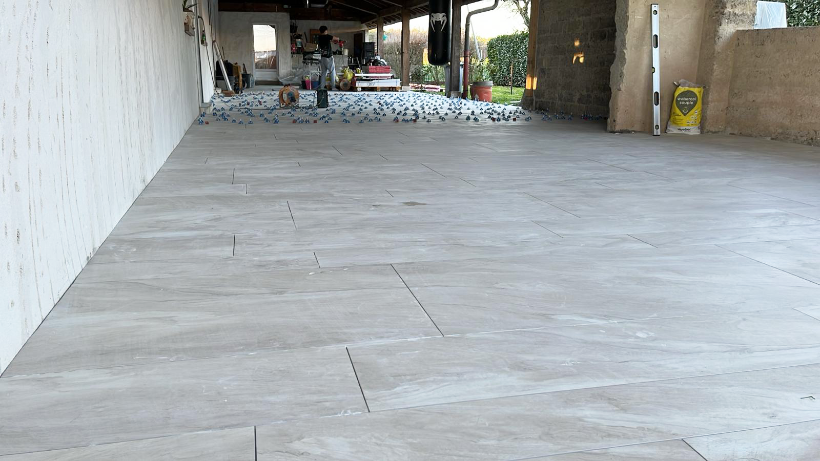 Pose de carrelage extérieur sol Saint Vincent de Tyrosse, carreleur Saint Vincent de Tyrosse, DT Carrelage